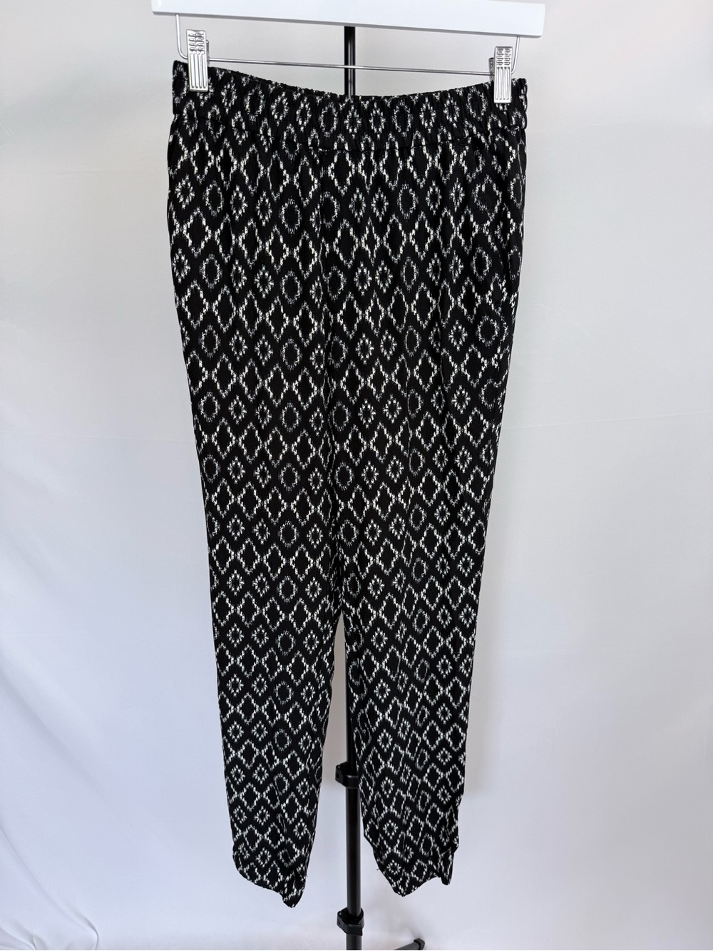 Banana Republic Black & White Diamond Print pants